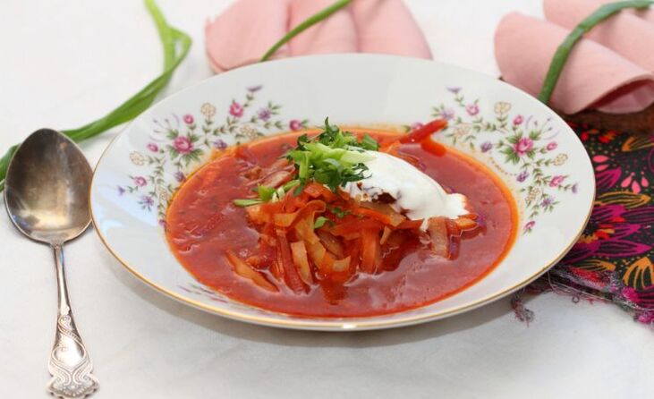 Afternoon snack, gout patients can eat borscht soup